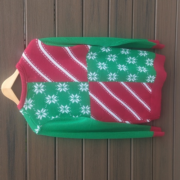 Urban Heritage Red & Green Christmas Sweater with Gold Bow - Size S/M BNWOT - Picture 5 of 7